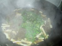 牛肉杏鲍菇粉丝煲的做法