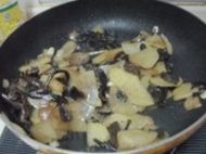 蘑菇土豆片的做法