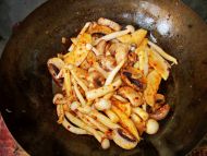 蒜蓉辣酱烩群菇的做法