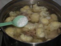 花菜排骨汤的做法