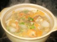 蘑菇海虾萝卜汤的做法