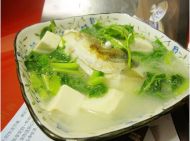 豆腐鱼头苋菜汤的做法