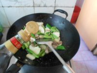 青椒杏鲍菇炒肉的做法