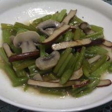 蘑菇香干芹菜的做法