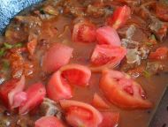 牛肉炖土豆柿子的做法