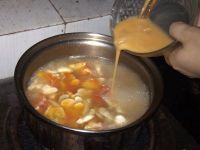 西红柿蘑菇蛋汤的做法