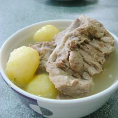 猪骨土豆汤的做法
