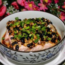 蒜蓉豆豉蒸三文鱼的做法