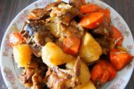 红烧鸡块炖土豆的做法