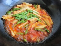 茄汁焖土豆四季豆的做法