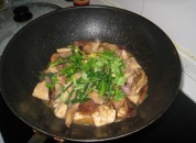 花菇红枣焖土鸡的做法