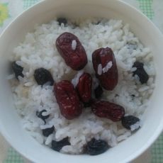 红枣葡萄干米饭的做法