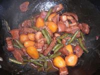 豆角土豆红烧肉的做法