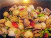 蛤蜊炒青豆的做法