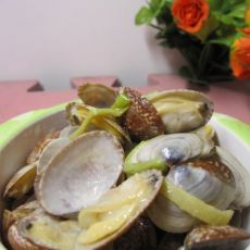 姜丝炒蛤蜊的做法