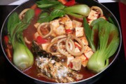 石锅牡蛎鱿鱼豆腐汤的做法