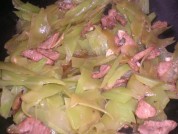 肉片炒莴苣的做法
