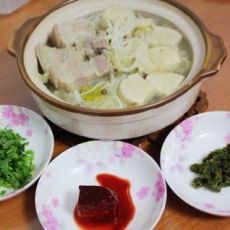 东北酸菜白肉锅的做法