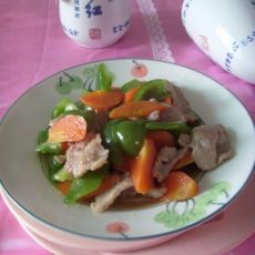 家常菜——青椒炒肉片的做法