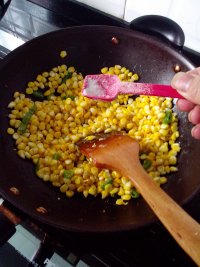 青椒炒玉米的做法