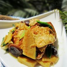 春笋焖豆腐的做法