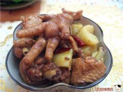 东北传统菜鸡肉炖土豆的做法