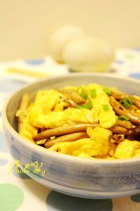 茶树菇炒鸭蛋的做法