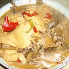 鲫鱼炖干豆腐的做法