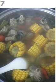 懒人版玉米排骨汤的做法