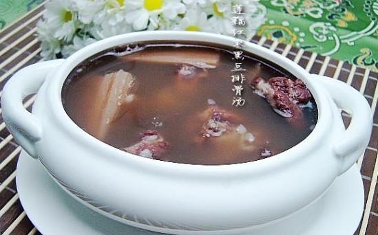莲藕红枣黑豆排骨汤