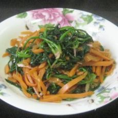 胡萝卜丝炒菠菜的做法