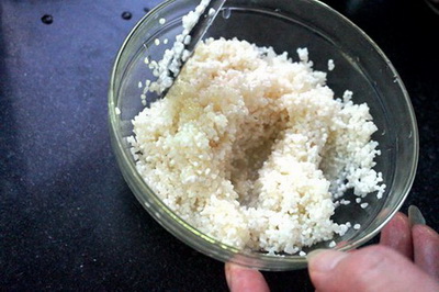 皮蛋肉米粥做法步骤1