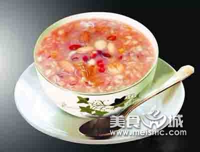 胡桃姜汁红枣粥的做法