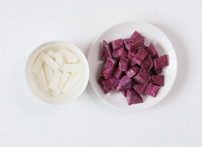 紫薯山药粥做法步骤2