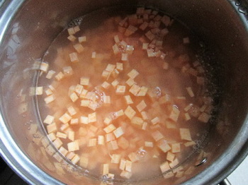 红薯小米粥做法步骤3