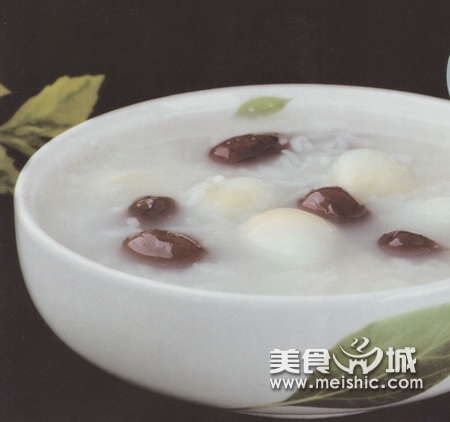 红枣鹌鹑蛋糯米粥