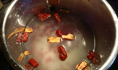红枣红豆粥的做法步骤2