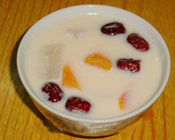木瓜红枣炖鲜奶做法