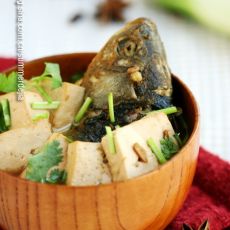 酱鲫鱼炖豆腐的做法