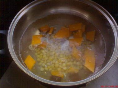 南瓜玉米粥做法步骤3