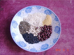 红豆薏米杂粮粥步骤1