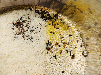 黑米大麦小麦粥的做法步骤1