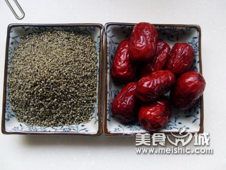黑小米红枣粥的做法