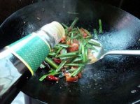 腊肉番茄炒韭菜的做法