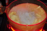 排骨土豆炖酸菜的做法