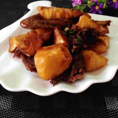 春笋土豆焖鸭肉的做法