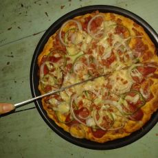 腊肠披萨的做法