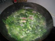 肉片蛋花菠菜汤的做法