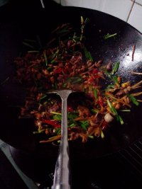韭菜炒鸡杂的做法