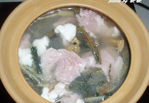 梅菜煲猪肉的做法